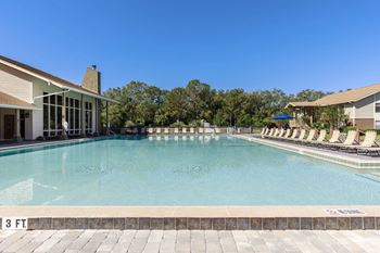 Relaxing pool